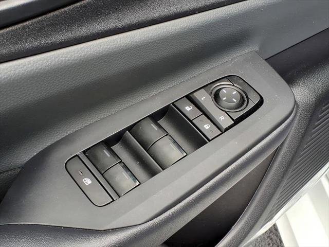 Used 2025 White Toyota  image 16