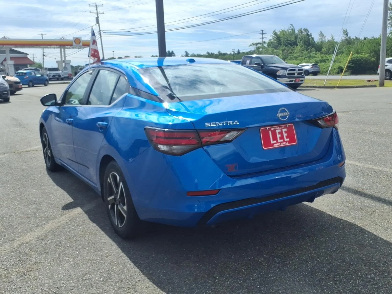 Used 2025 Electric Blue Metallic Nissan SV image 7
