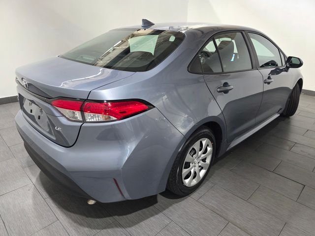 Used 2024  Toyota LE image 5