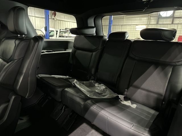 New 2027 Agate Black Metallic Ford Platinum image 31