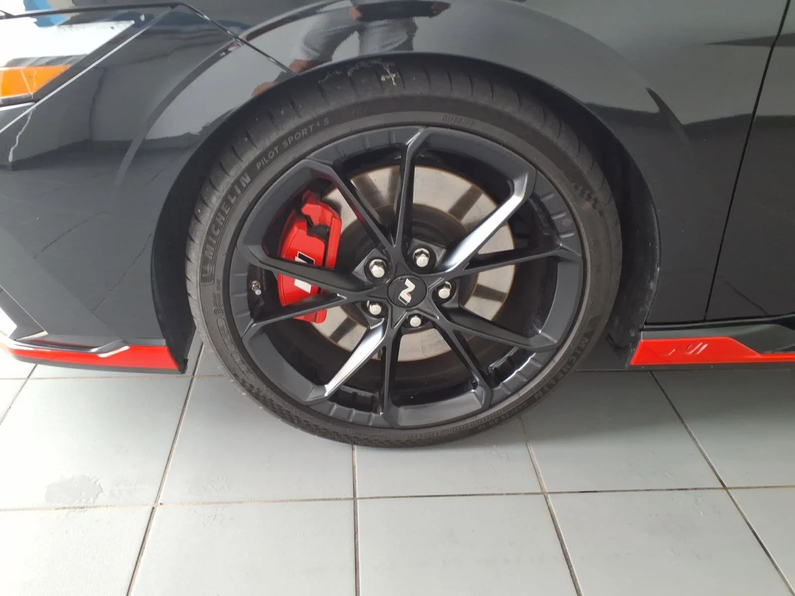 Used 2025 Abyss Black Hyundai Base image 9