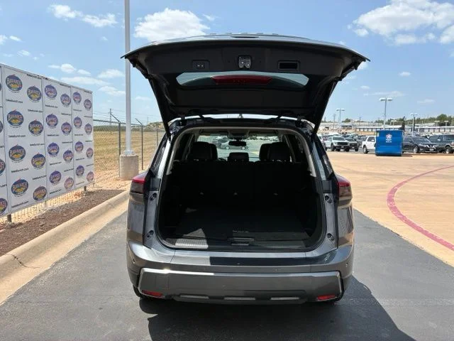 Certified Used 2026 Gun Metallic Nissan SL image 6