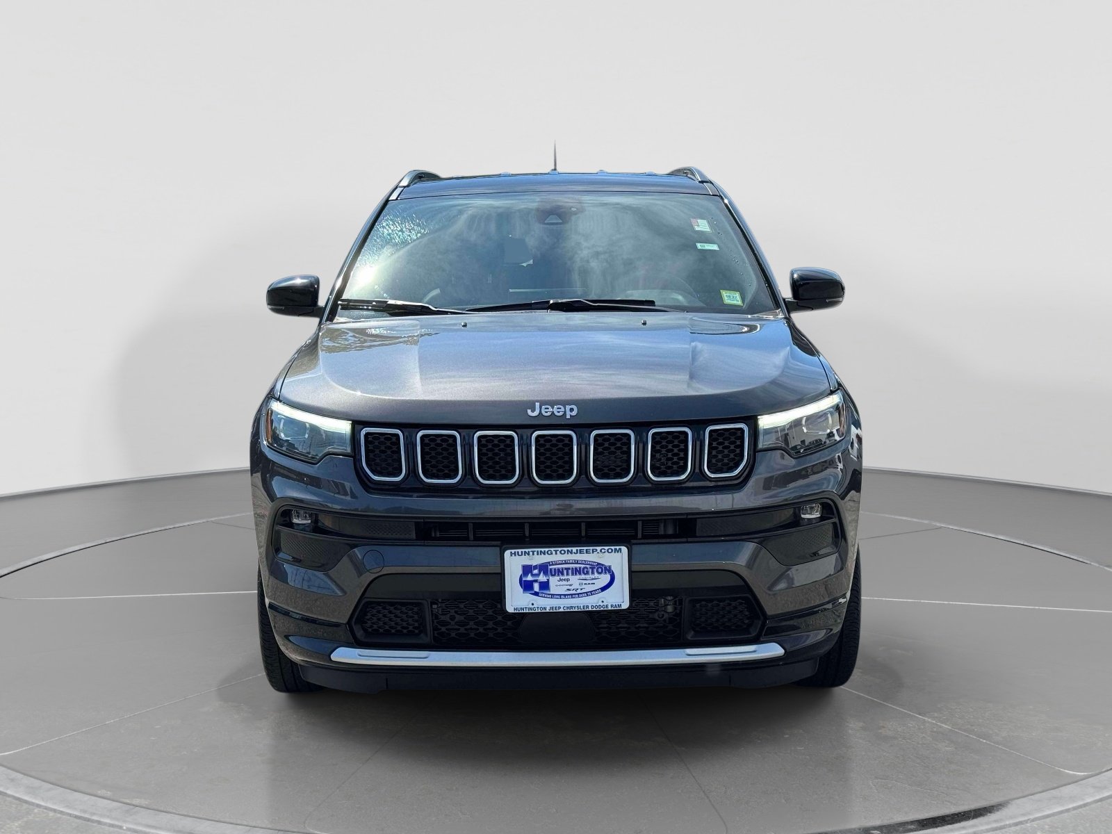Used 2023 Gray Jeep Limited image 2