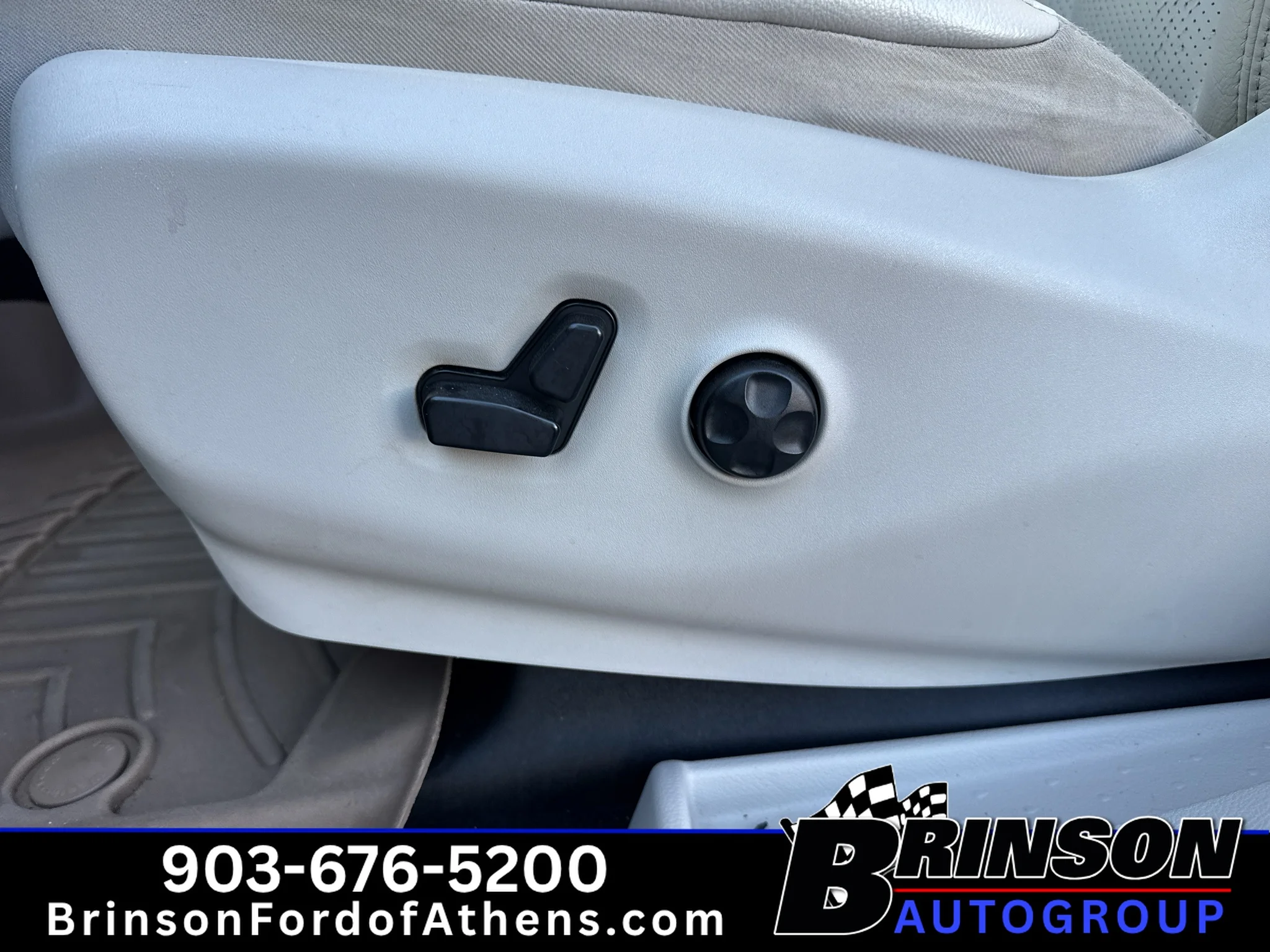 Used 2019 Brilliant Black Crystal Pearlcoat Chrysler Touring L Plus image 27