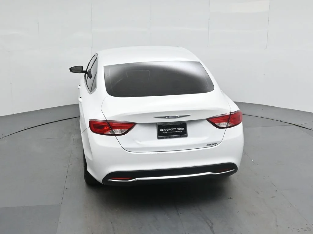 Used 2015 White Chrysler Limited image 37