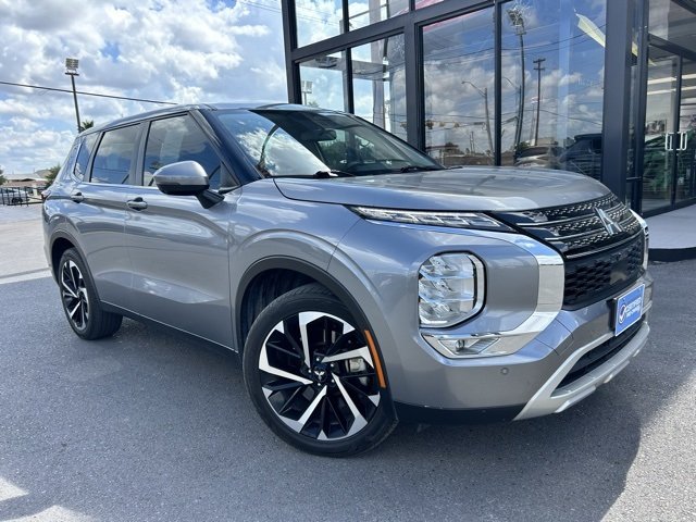 2023 Mitsubishi Outlander SE