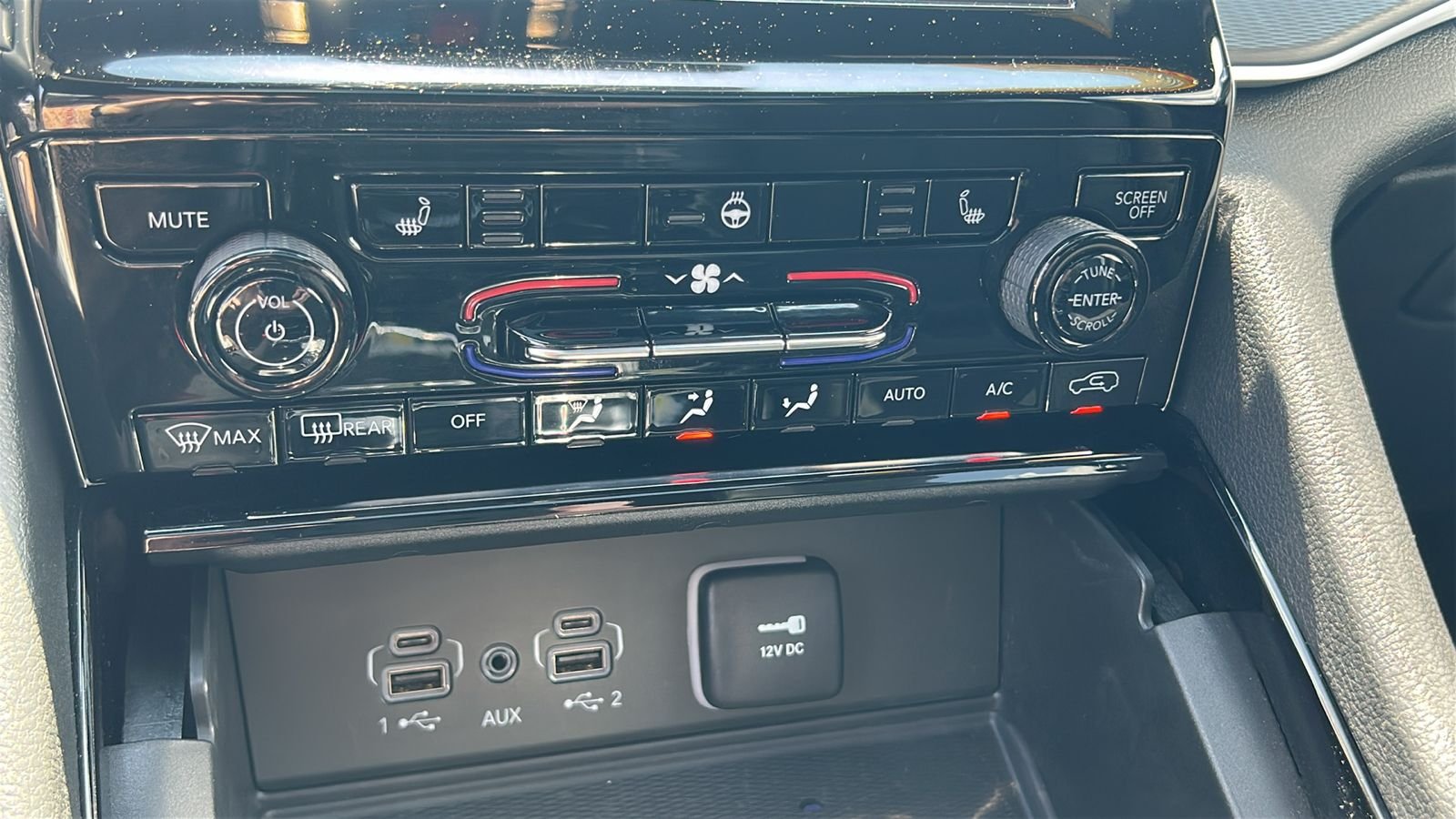 Certified Used 2023 White Jeep Altitude X image 29
