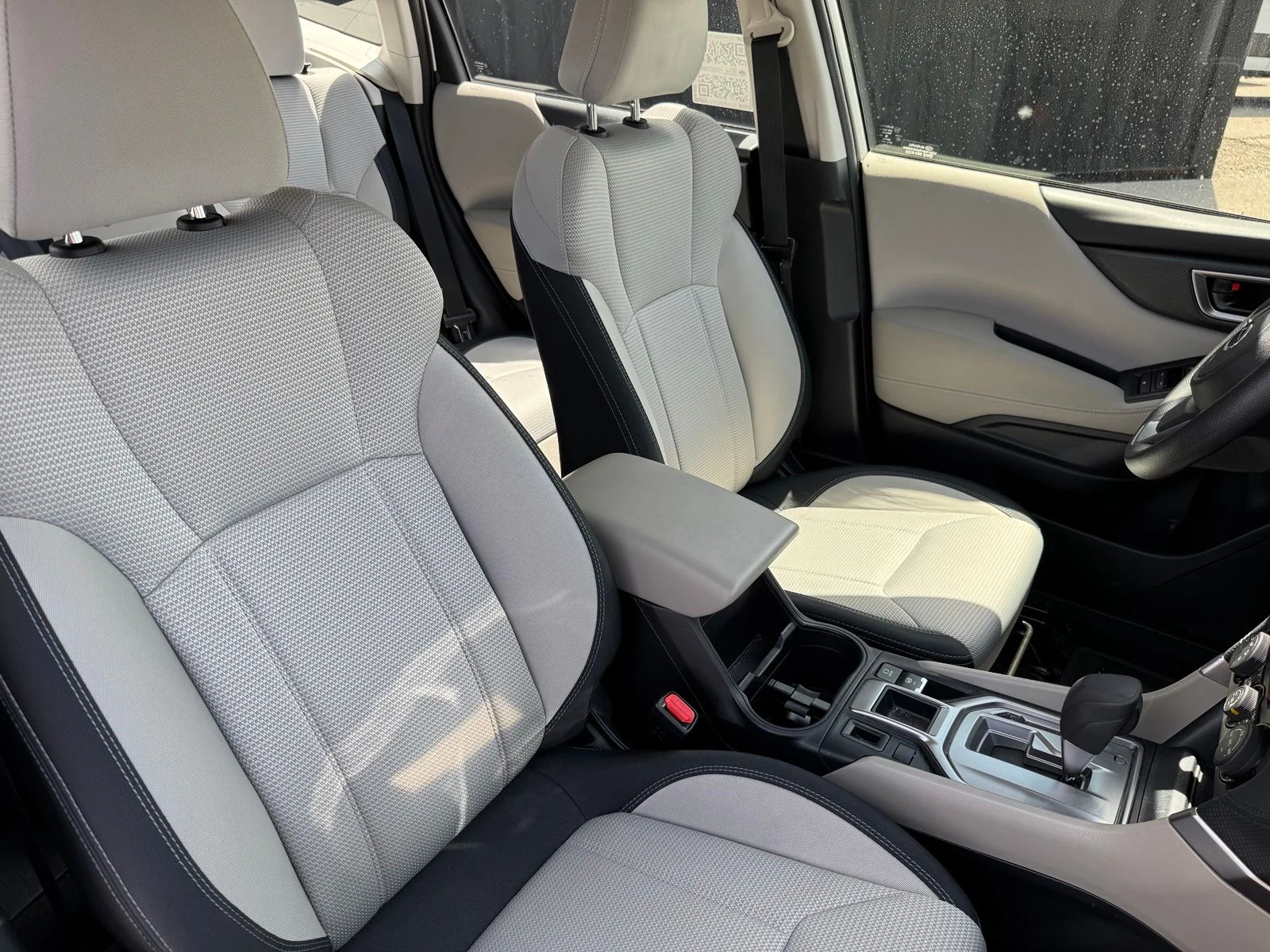 Used 2023 White Subaru Base image 17
