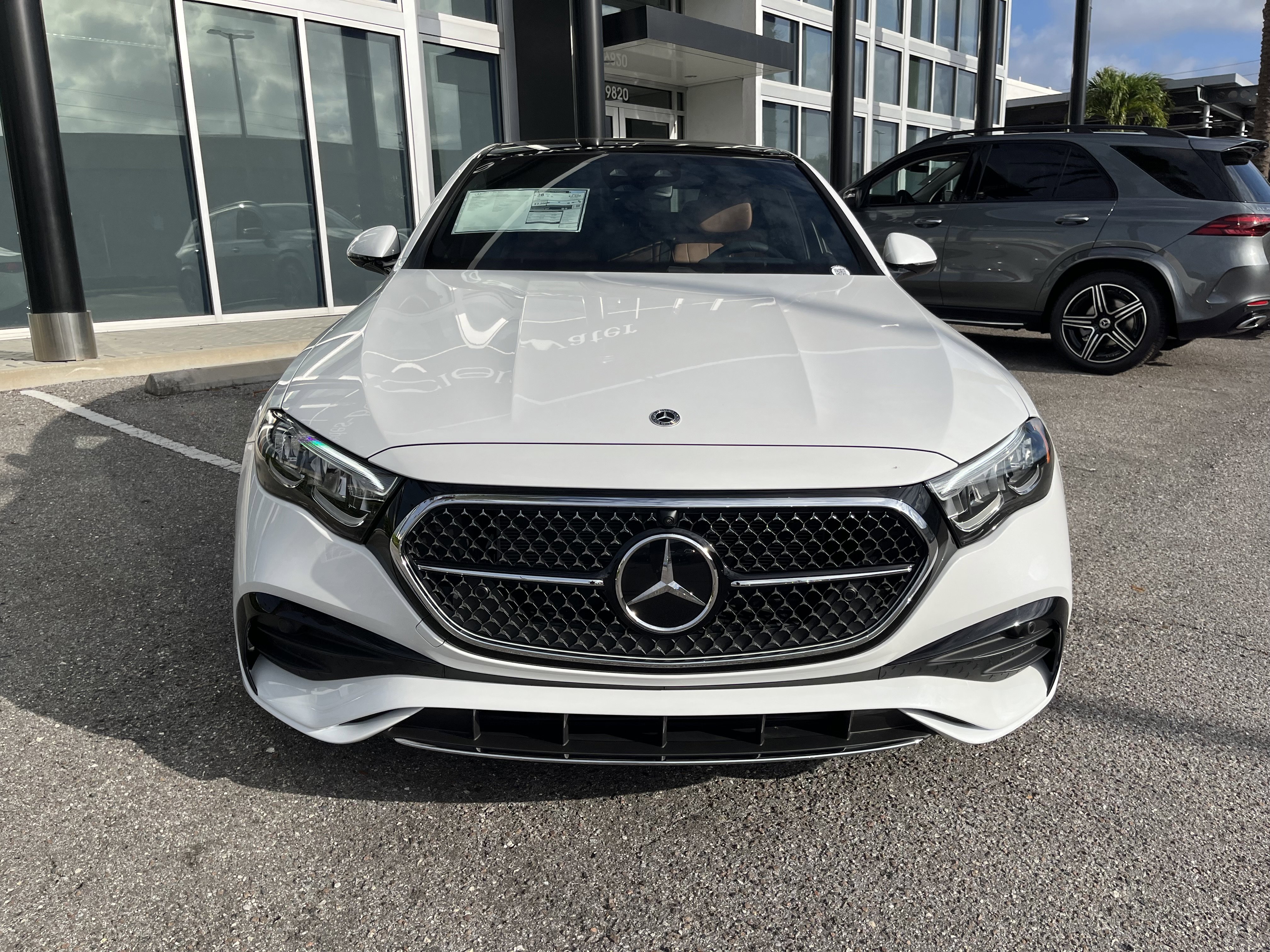 New 2026 MANUFAKTUR Moonlight White Metallic Mercedes-Benz E 350 image 10