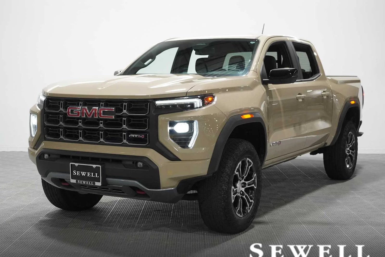 2024 GMC Canyon 4WD AT4 Crew Cab Short Box's photo
