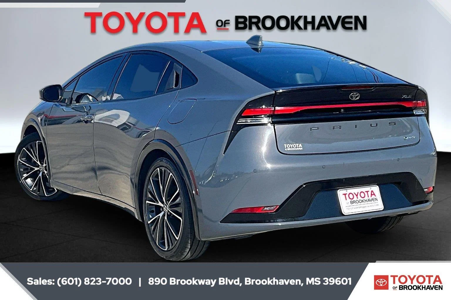 Used 2023 Guardian Gray Toyota XLE image 2