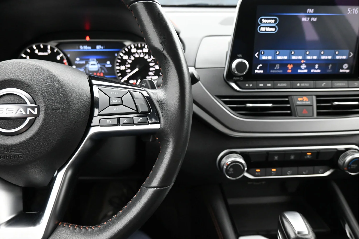 Used 2025 Black Nissan SR image 18