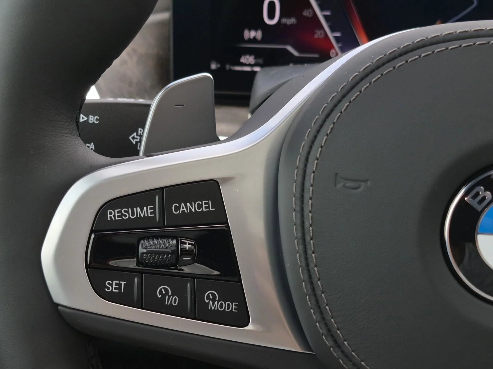 New 2026 Mineral White Metallic BMW xDrive40i image 24