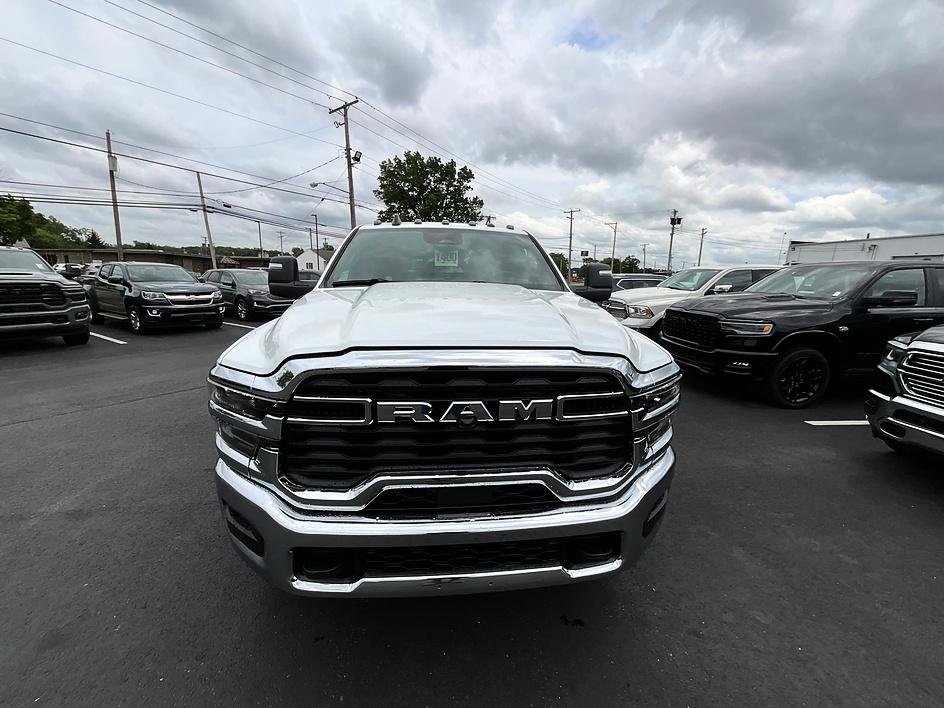 New 2026 Bright White Clear-Coat Exterior Paint RAM Tradesman image 2