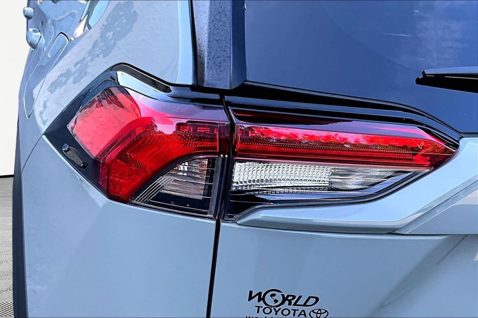 Used 2021 Lunar Rock Toyota XLE Premium image 29