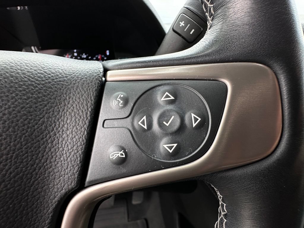 Used 2020 WHITE FROST TRICOAT GMC Denali image 39