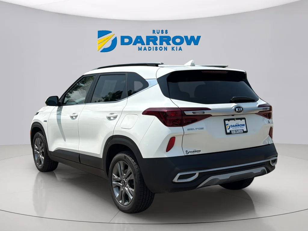 Used 2021 Snow White Pearl Kia S image 3