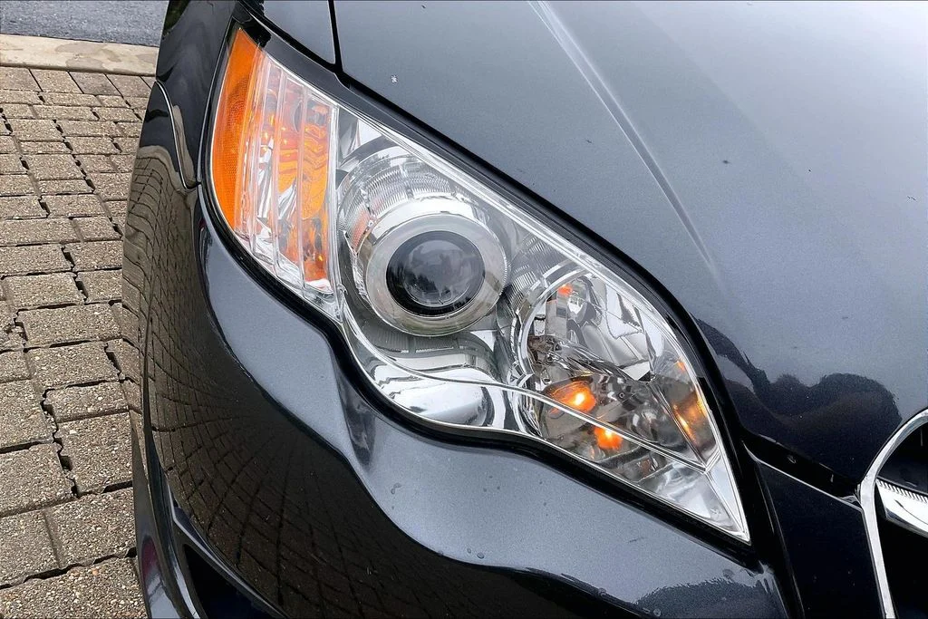 Used 2009 Gray Subaru 2.5i image 28