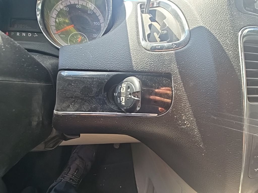 Used 2019 Silver Dodge SXT image 15