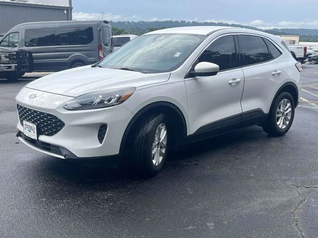 Used 2021 White Ford SE image 8
