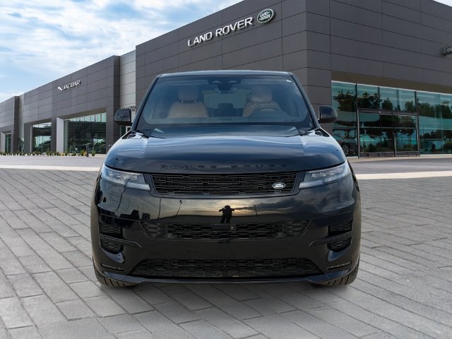 Used 2025 Santorini Black Metallic Land Rover Dynamic SE image 8