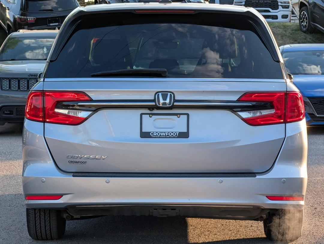 Certified Used 2022 Grey Honda EX-L NAV - - FWD - Power Sliding Doors & Liftgate - Sunroof - Leather - Heated Seats & More! image 7