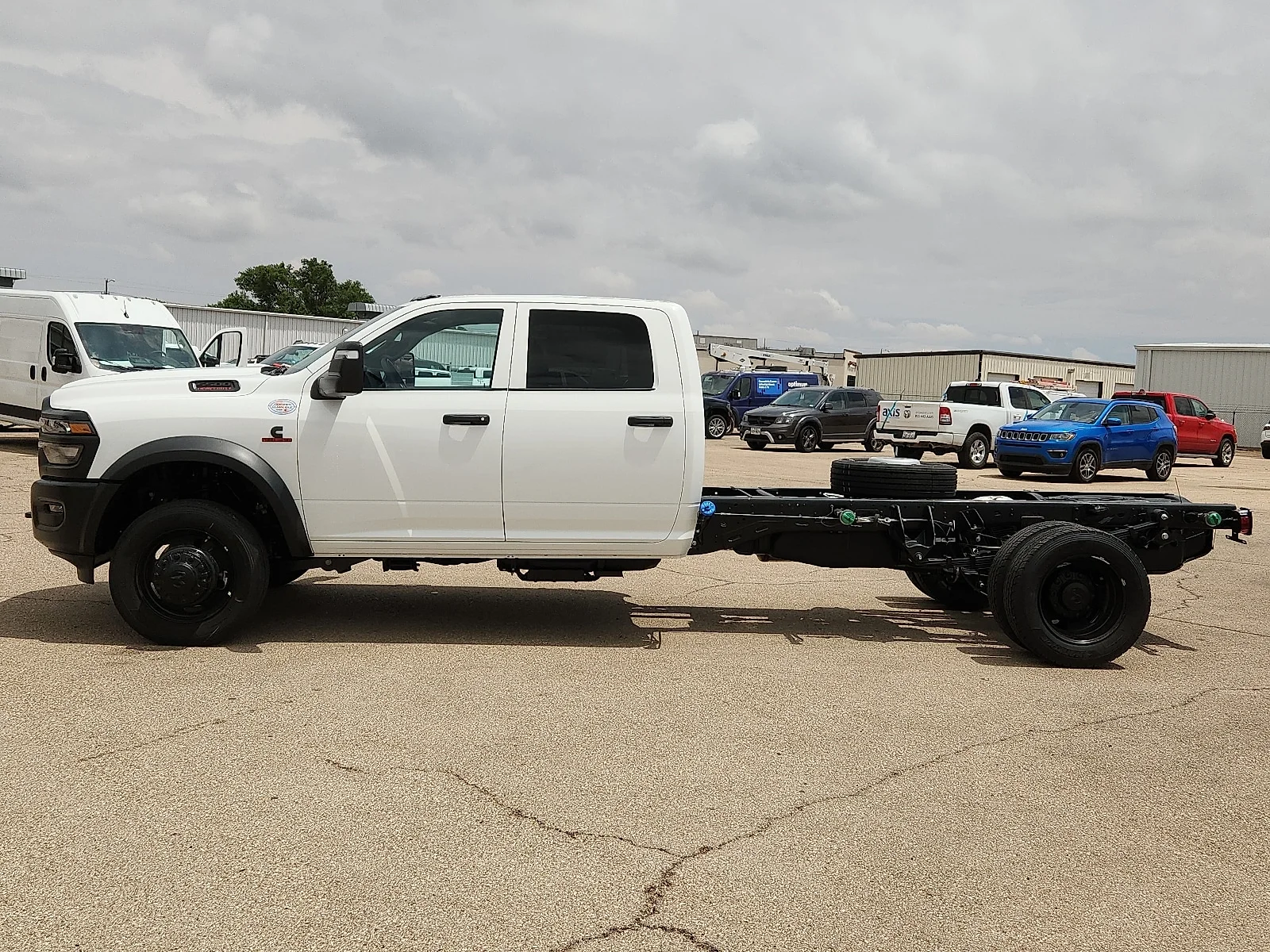 New 2026 Bright White Clear-Coat  Paint Ram TRADESMAN  CREW  4X4 84