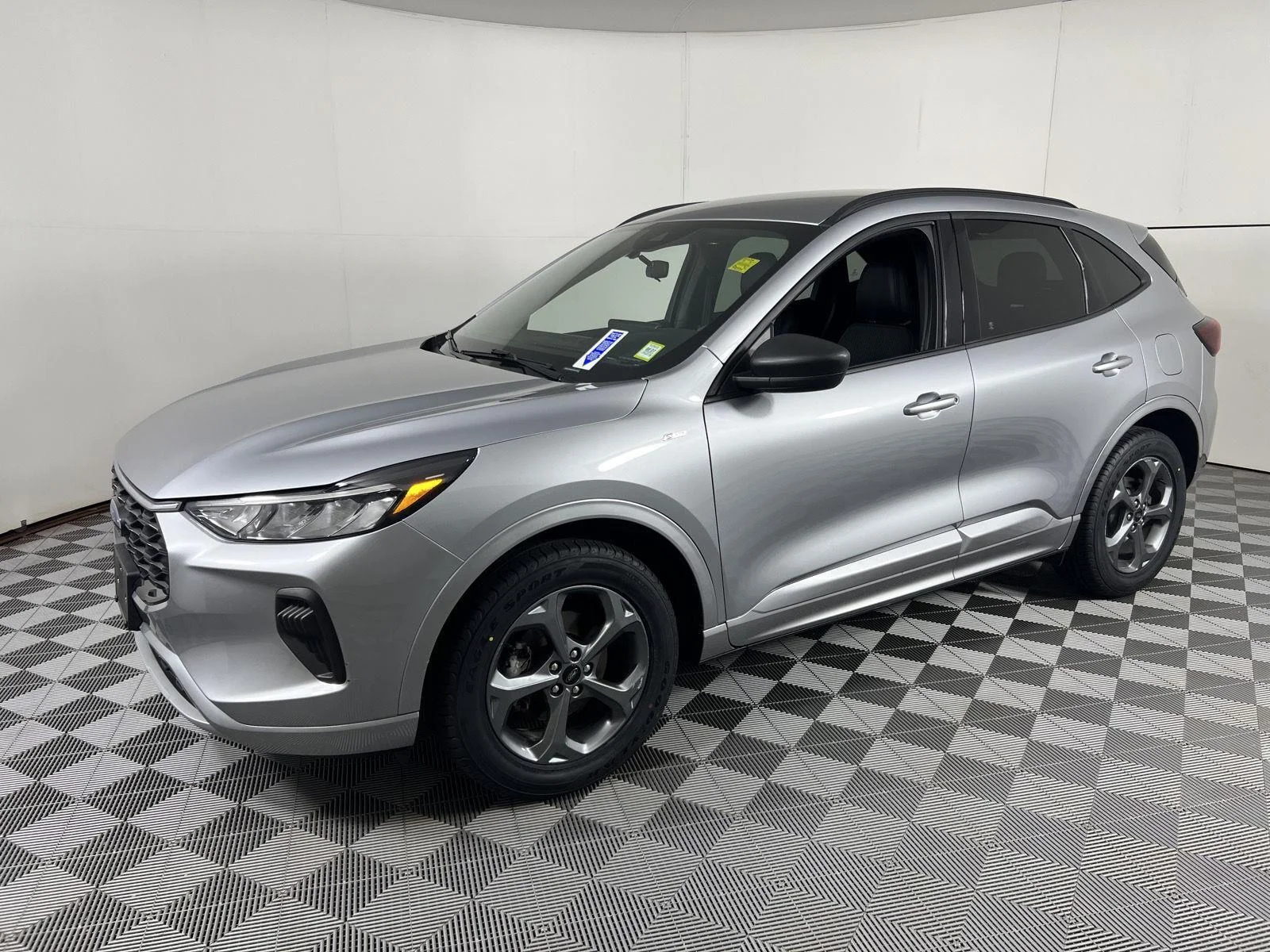 Used 2023 Iconic Silver Ford ST-Line image 6