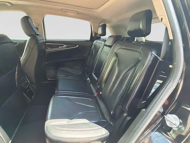 Used 2021 Black Lincoln Reserve image 16