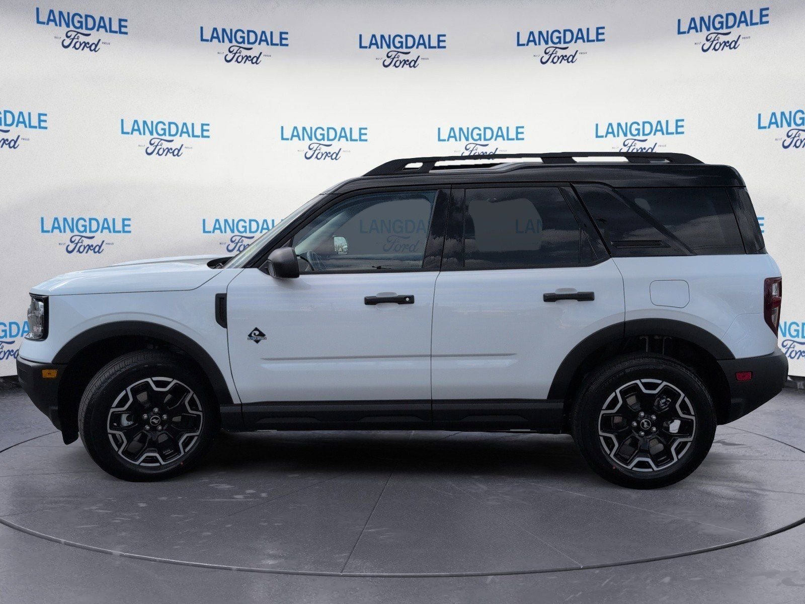 New 2026 Oxford White Ford Outer Banks image 10