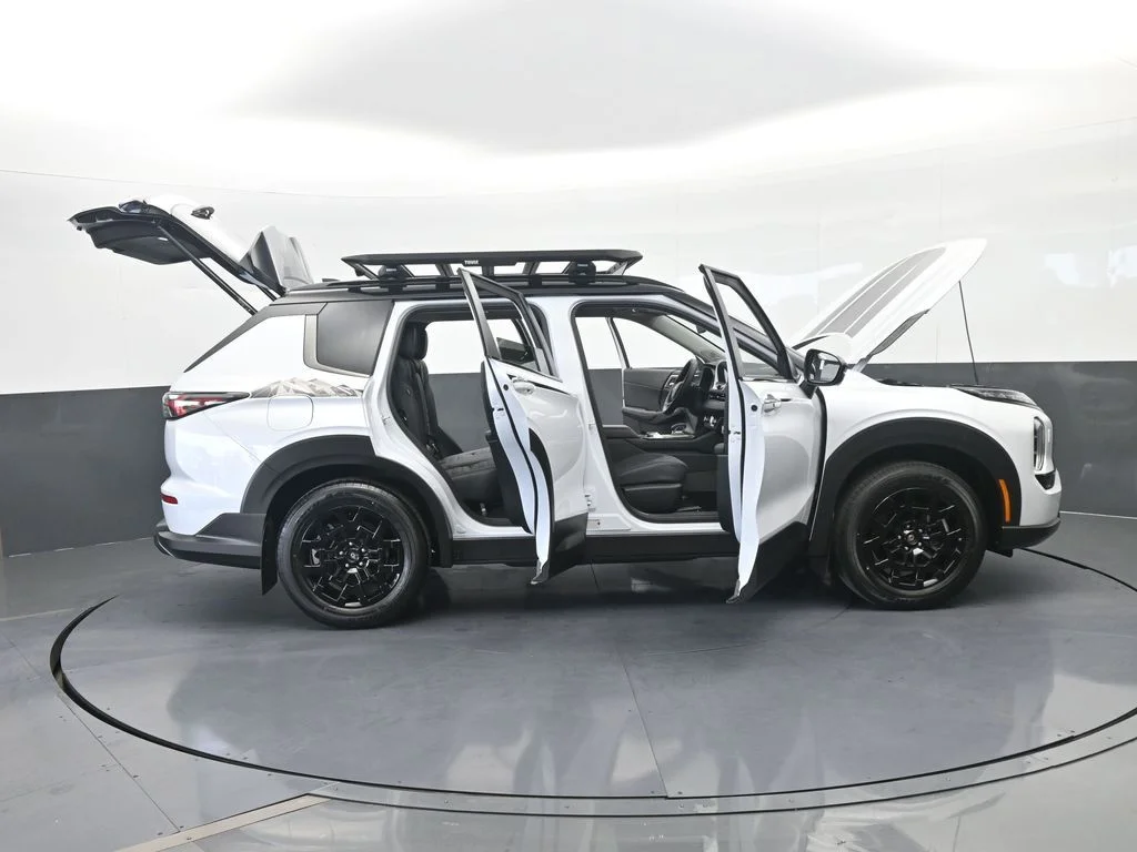 New 2026 White / Black Mitsubishi Trail Edition image 83