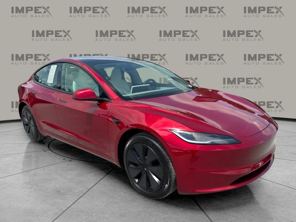 Used 2024  Tesla Base image 7