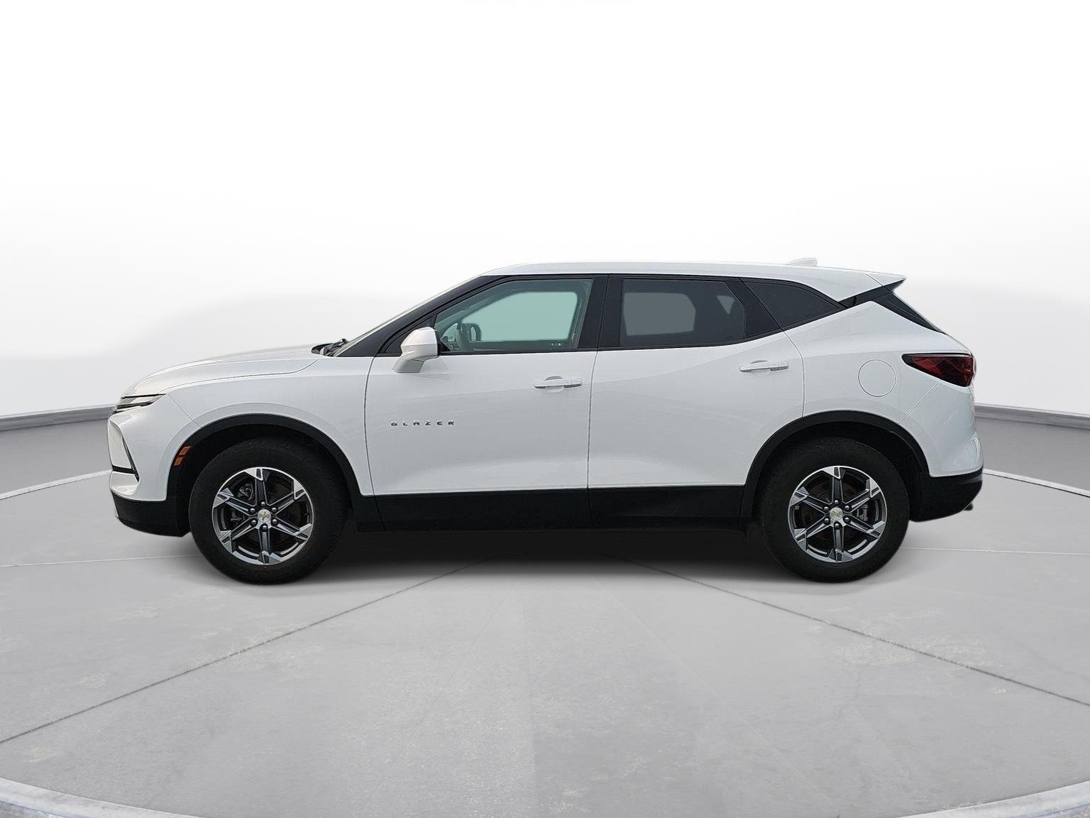 Used 2023 Summit White Chevrolet LT image 8