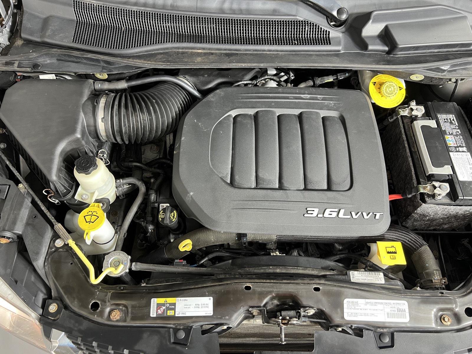 Used 2017 Billet Clearcoat Dodge SE image 7