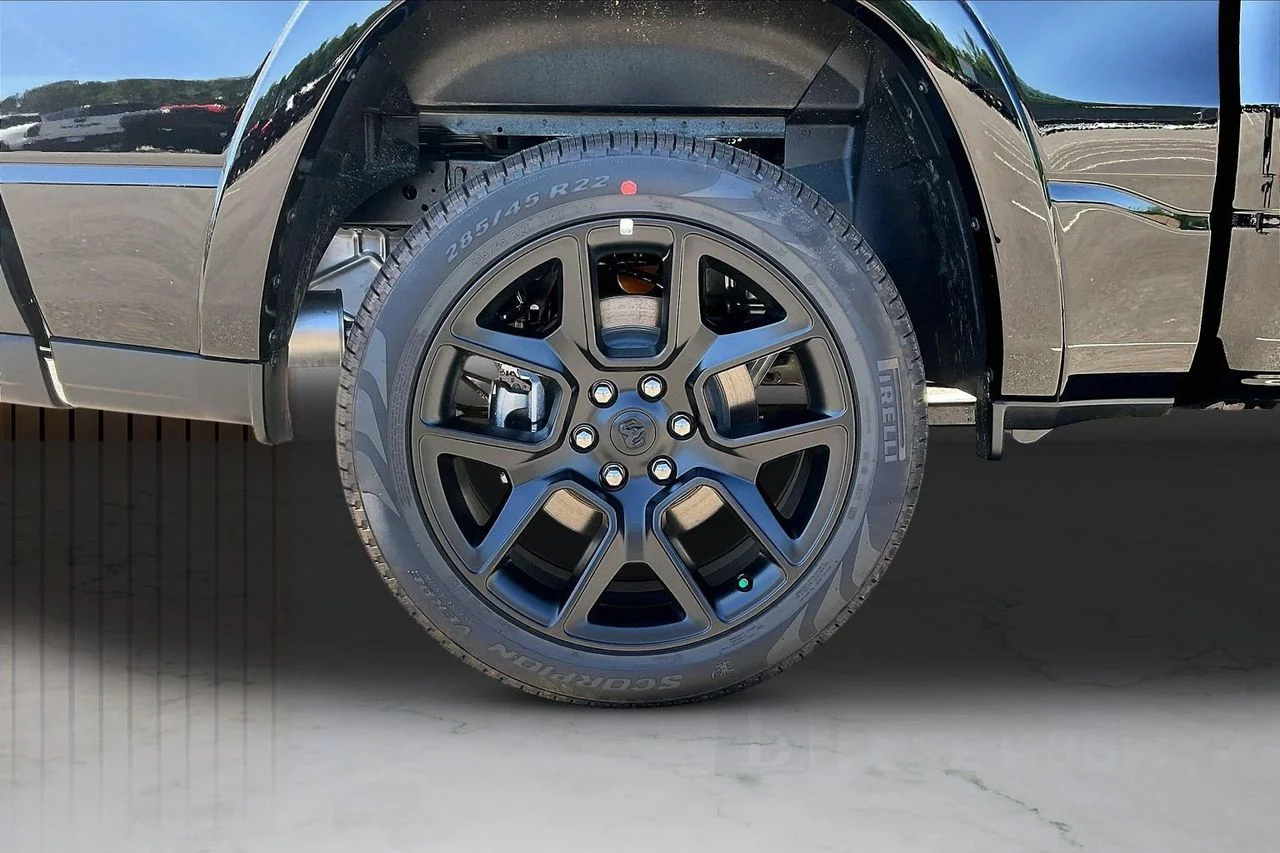 New 2026 Diamond Black Crystal Pearl-Coat Exterior Paint RAM Laramie image 37