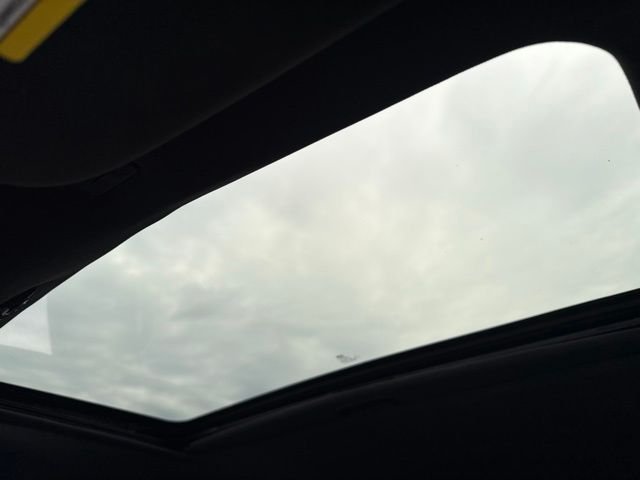Used 2019 White Jeep Altitude image 23