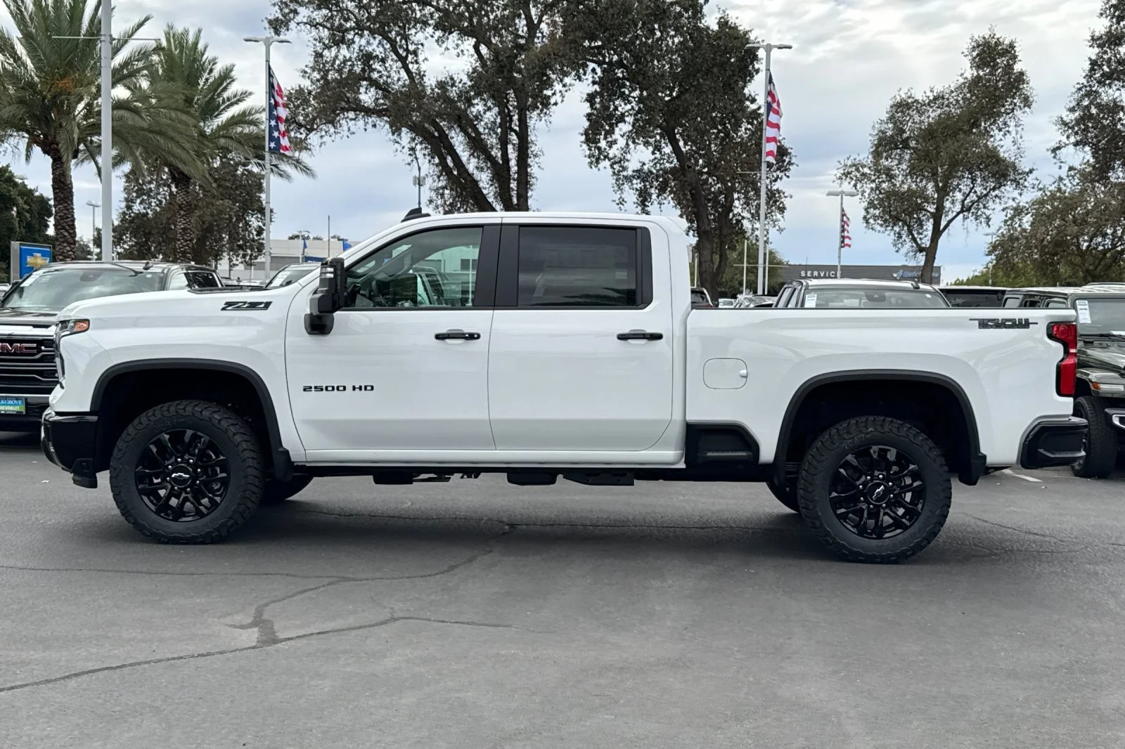 2026 Chevrolet Silverado 2500 HD LT view 6