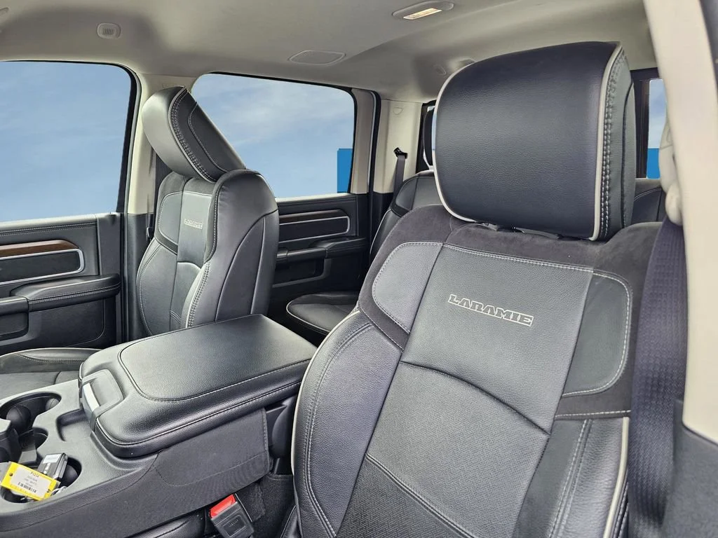 Used 2024  Ram Laramie image 19