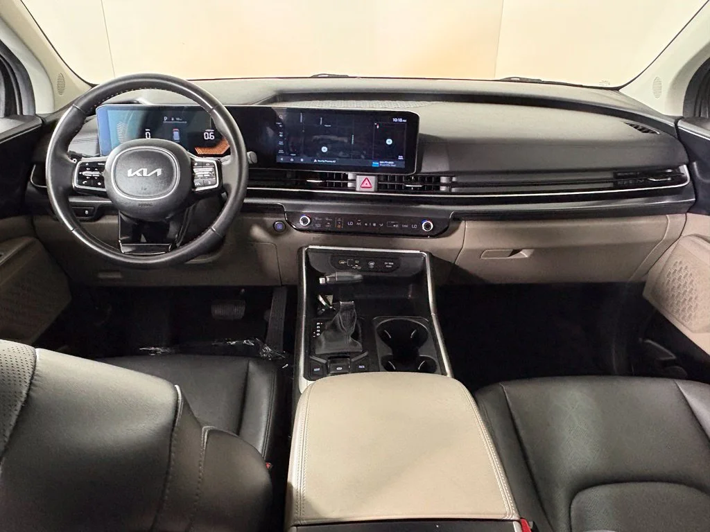 Used 2025 Gray Kia LXS image 37