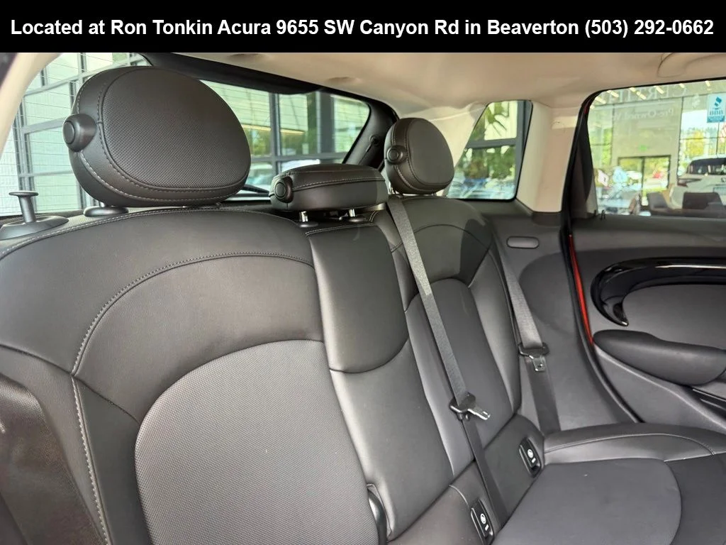 Used 2019 Solaris Orange Metallic MINI Classic image 30