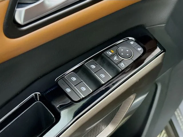 Certified Used 2024 Boulder Gray Pearl Nissan Platinum image 17