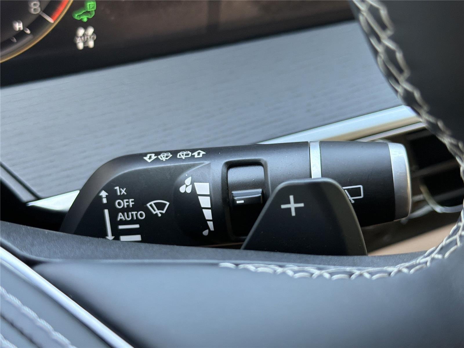 Used 2025 Dynamic Metal INFINITI SENSORY image 23