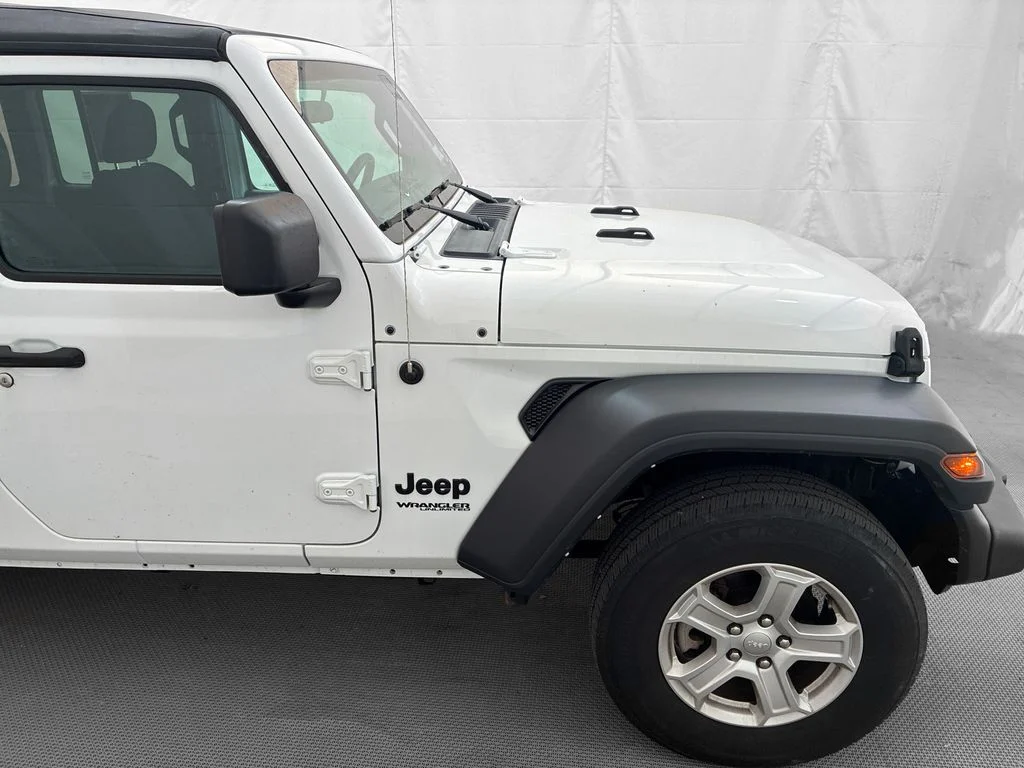 Used 2022 White Jeep Unlimited Sport S image 9