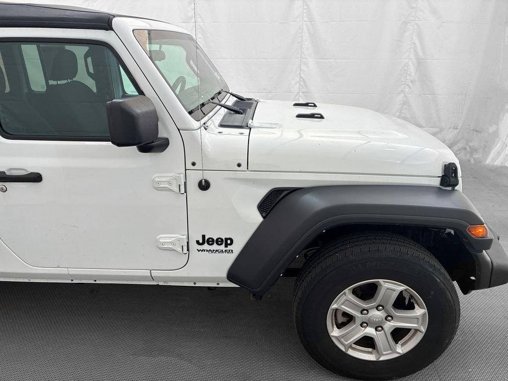 Used 2022 White Jeep Unlimited Sport S image 9
