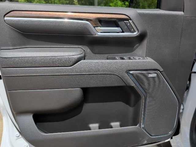 New 2026 Summit White Chevrolet LT Trail Boss image 14