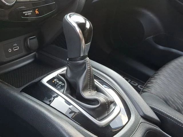 Used 2018 Blue Nissan SV image 14