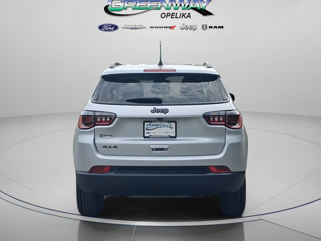 Used 2025 Silver Jeep Latitude image 6