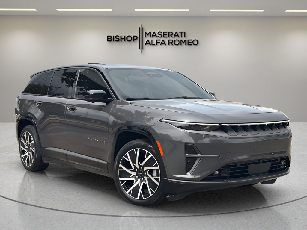 Used 2025 Gray Jeep Limited image 1