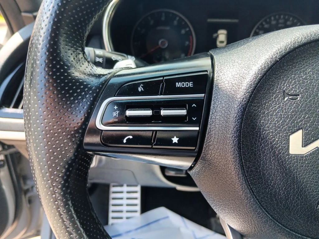 Used 2022 Ceramic Silver Kia GT-Line image 17