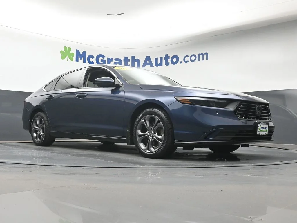 Used 2024 Blue Honda EX-L image 27